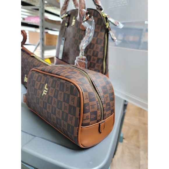 NWT London Fog 3 Piece Bag Set Marci Crossbody, Toiletry, & Tulip Satchel - Picture 6 of 13